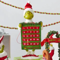 Dr Seuss Max Helps Countdown Calendar - 31.5cm